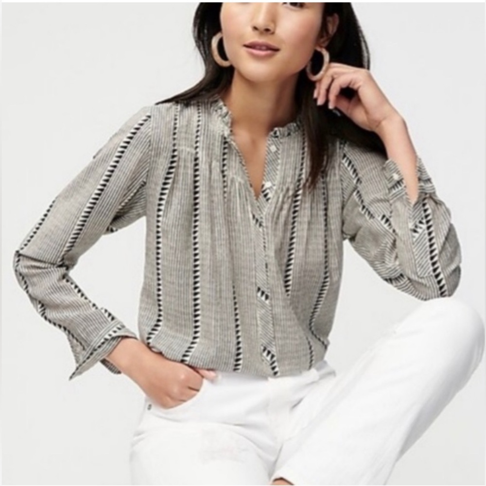luckybrand Shirt with a ruffled collar and lapel with shadow stripes (E)